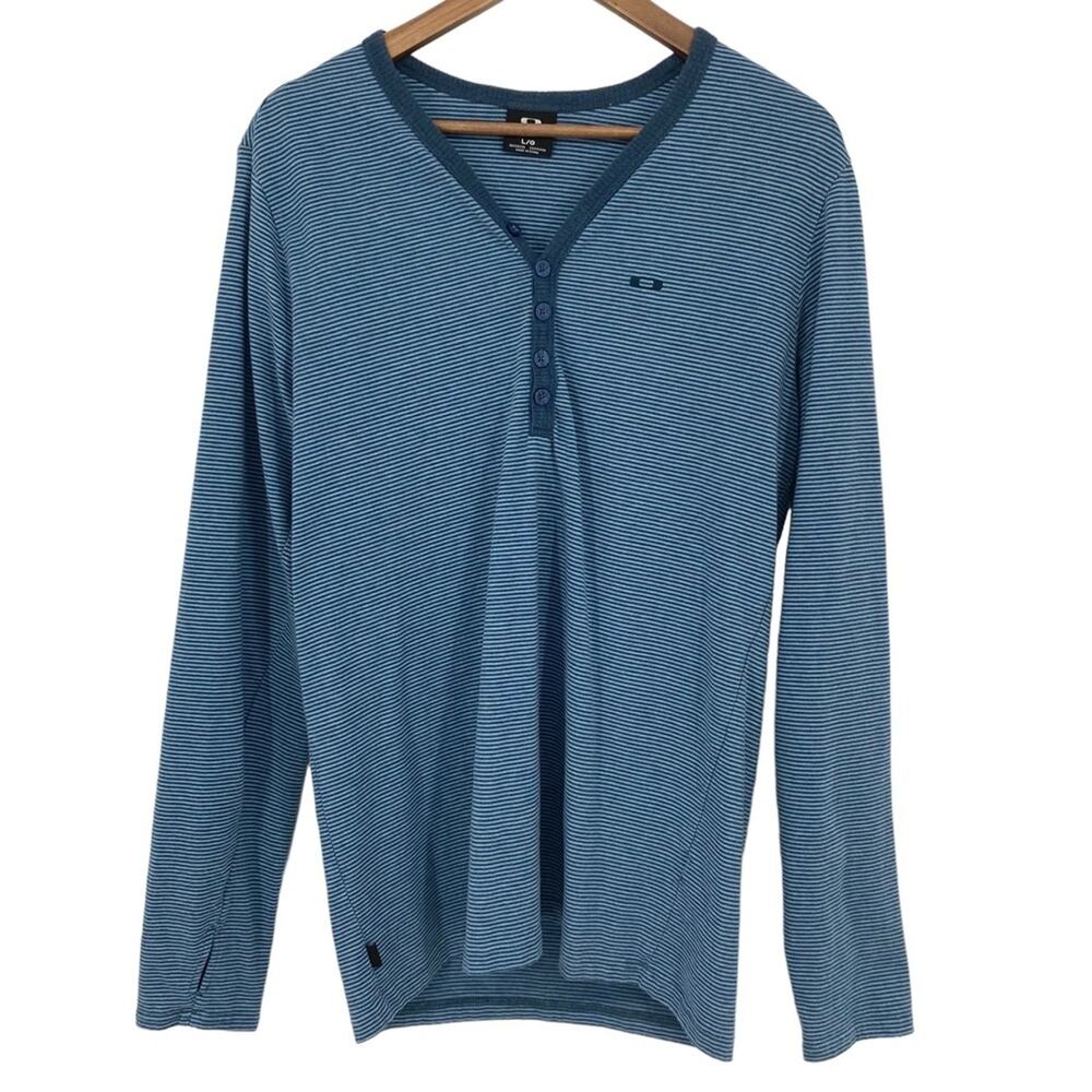 OAKLEY Striped Quarter Button Long Sleeve Shirt Teal Blue Size Large Thumb Holes
